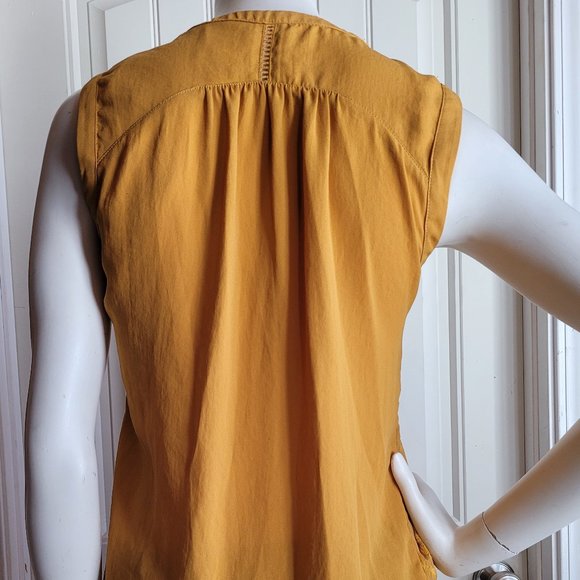 Mustard Yellow Flowery Sleeveless Top Size 0 (XS) - Picture 7 of 11